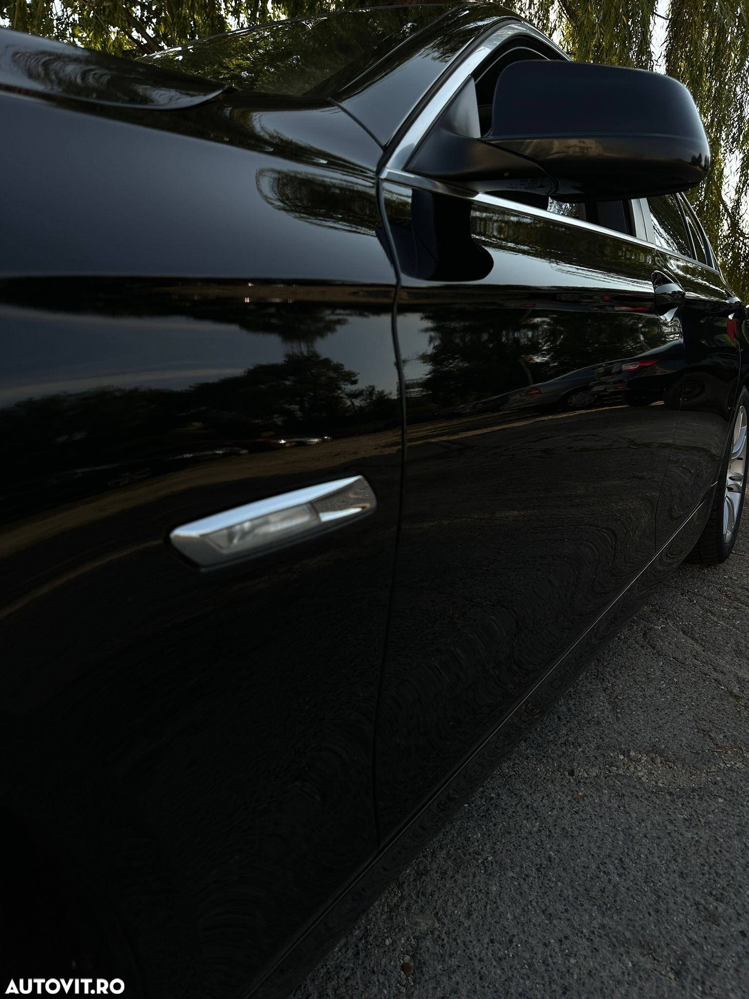 BMW Seria 5 520d Touring - 13