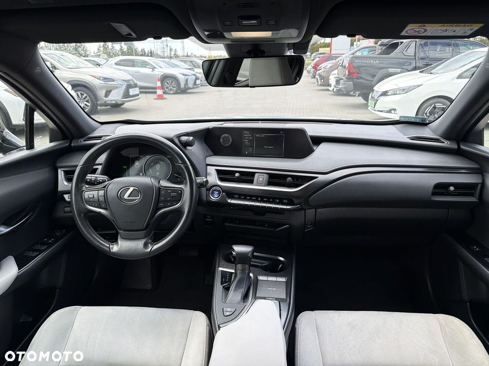 Lexus UX - 11