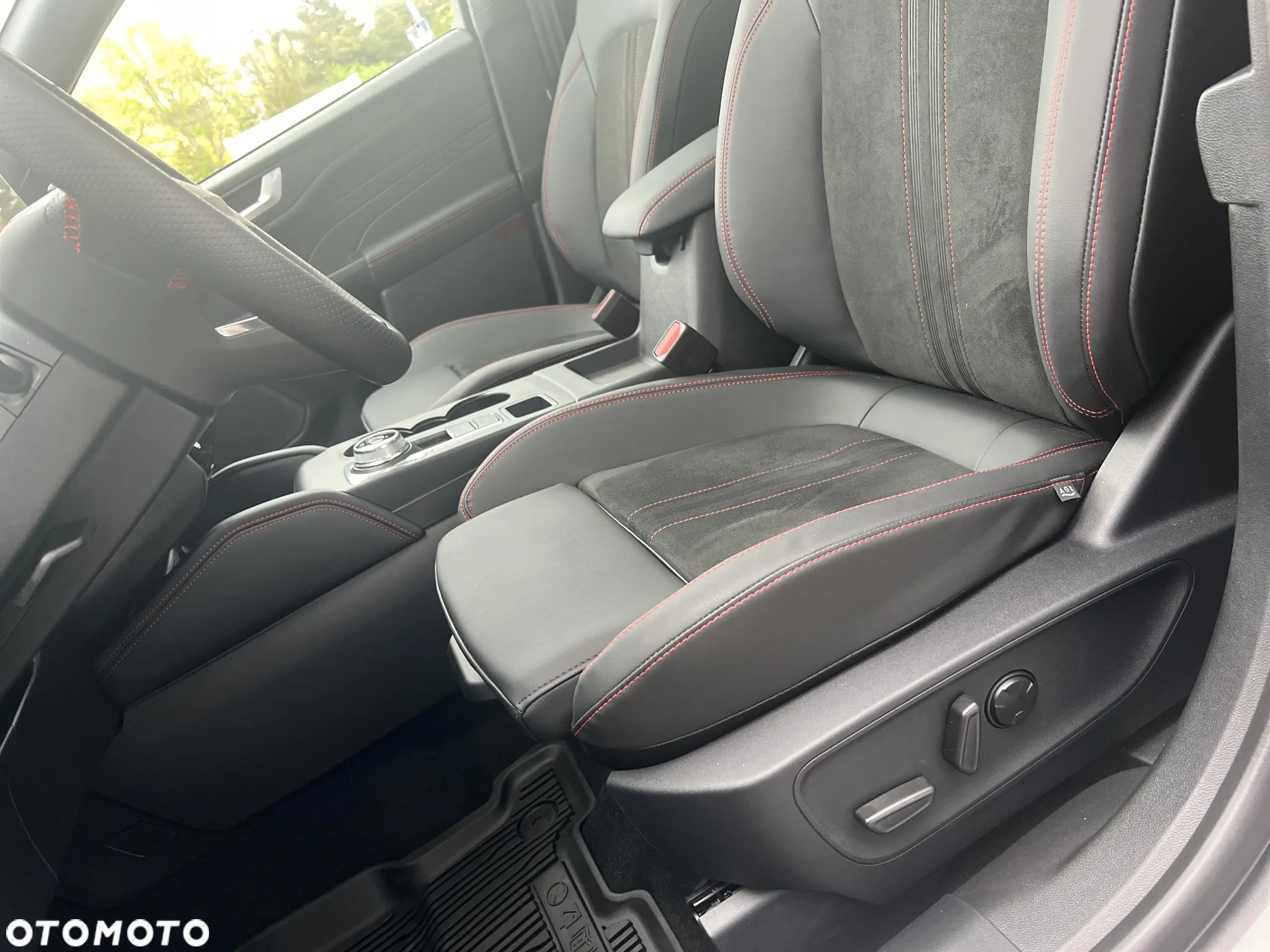 Ford Kuga 2.5 FHEV AWD ST-Line X eCVT - 16