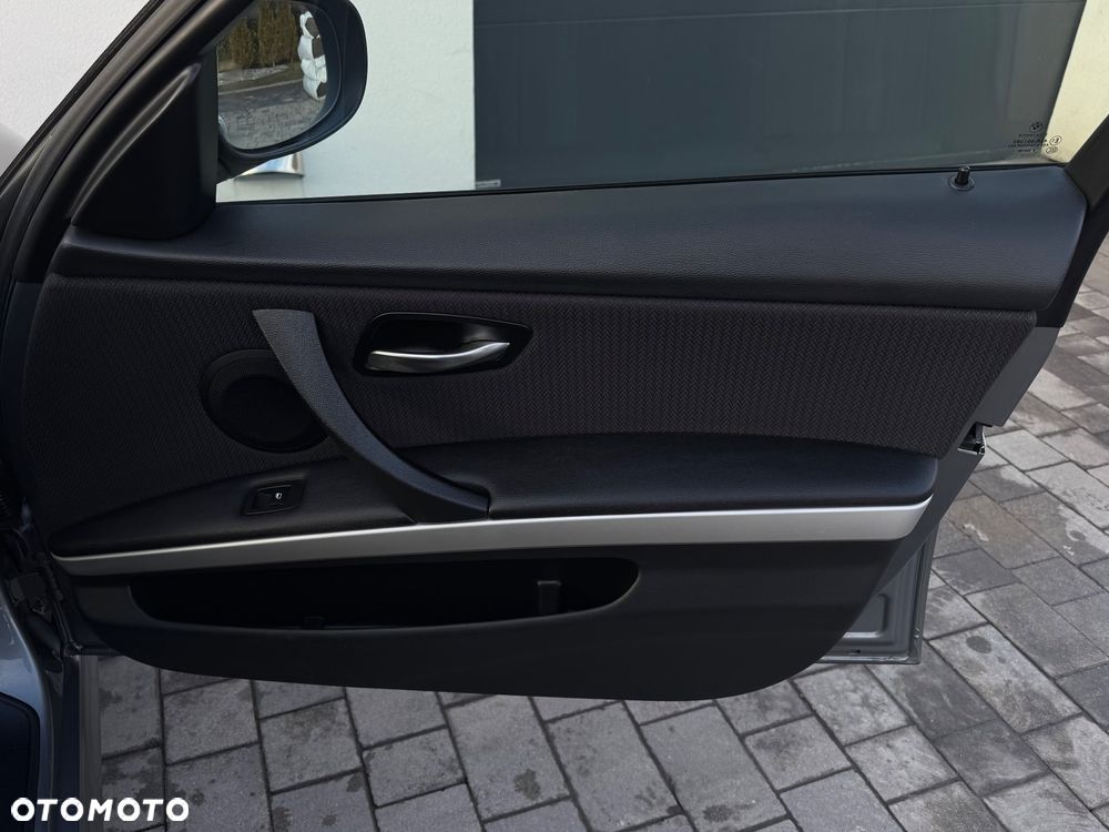 BMW Seria 3 320d DPF - 29