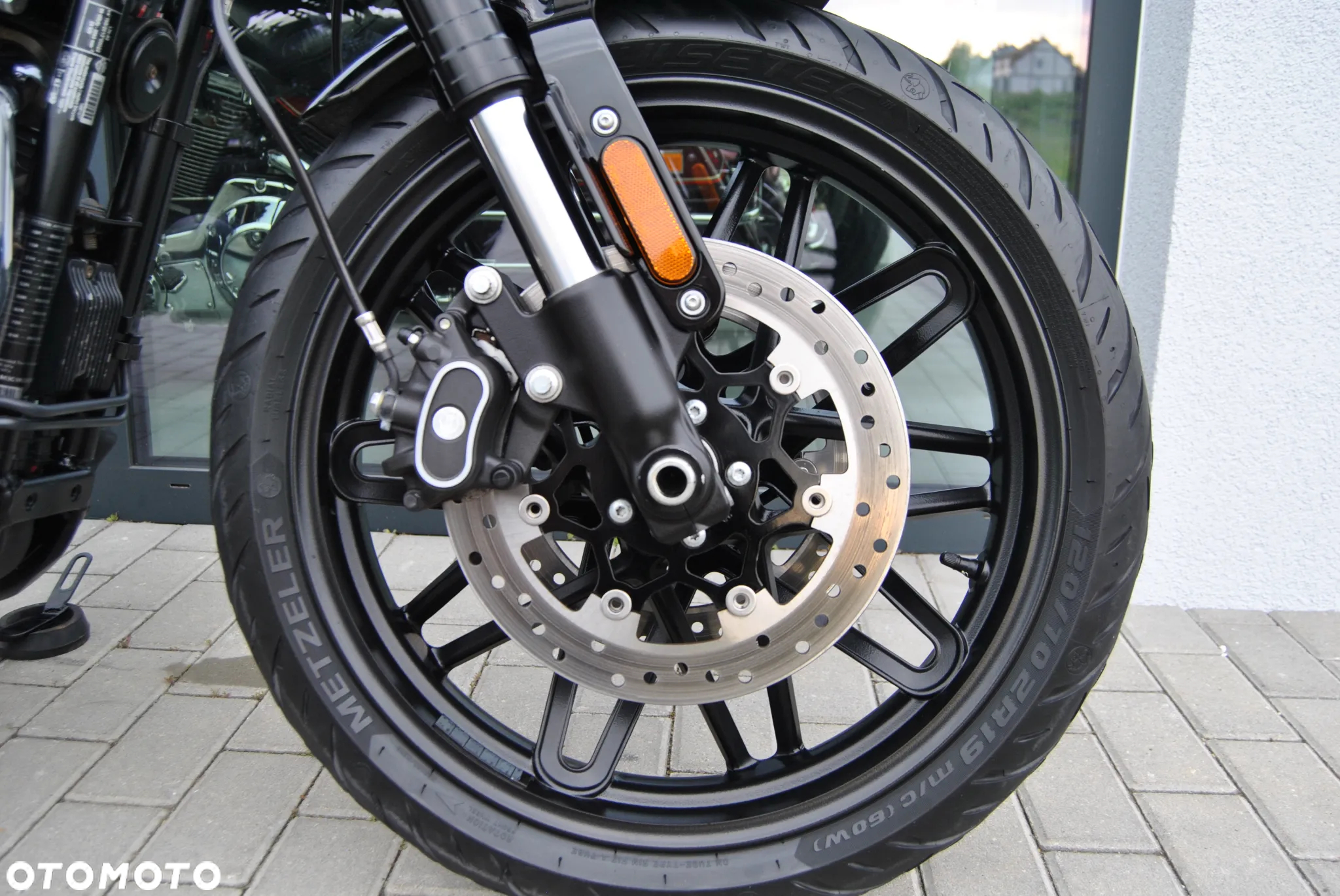 Harley-Davidson Sportster Roadster 1200R - 35