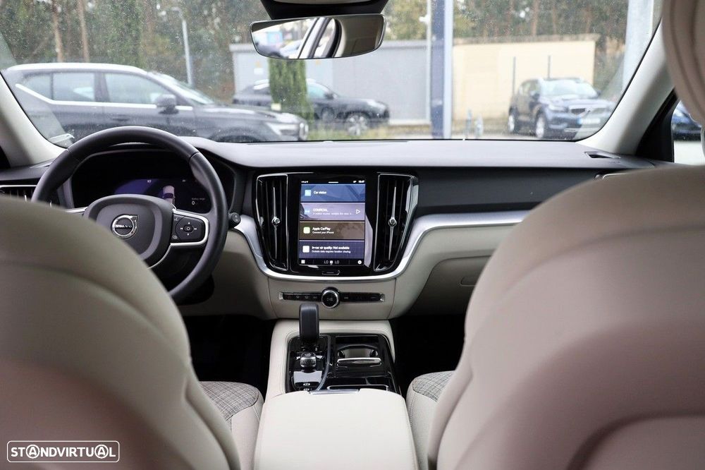 Volvo V60 2.0 T6 AWD TE Core - 24