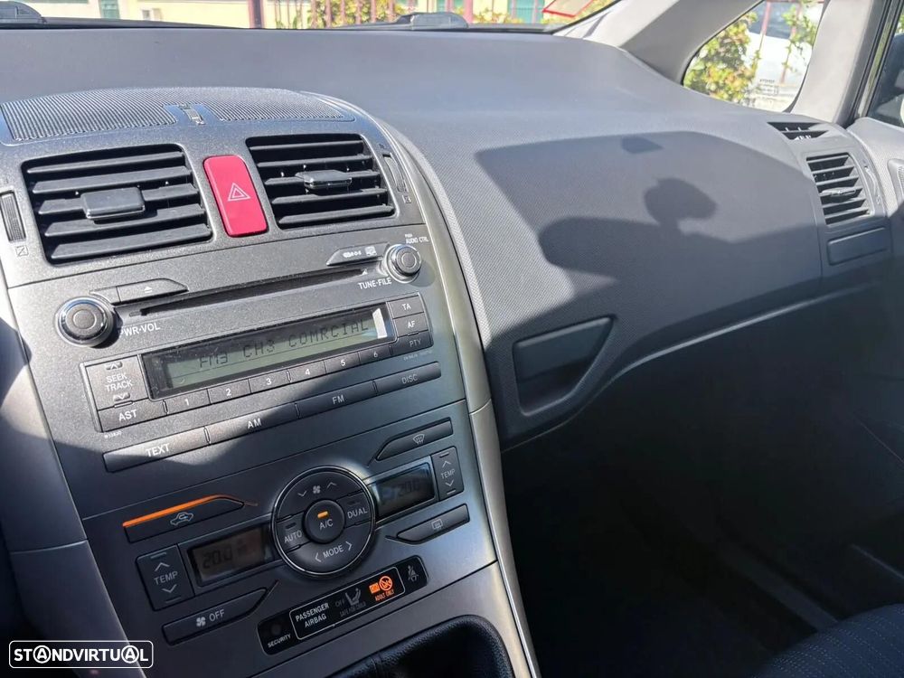 Toyota Auris 1.4 D-4D Sol - 43