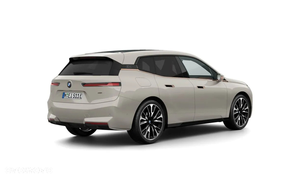 BMW iX xDrive45 100.6kWh