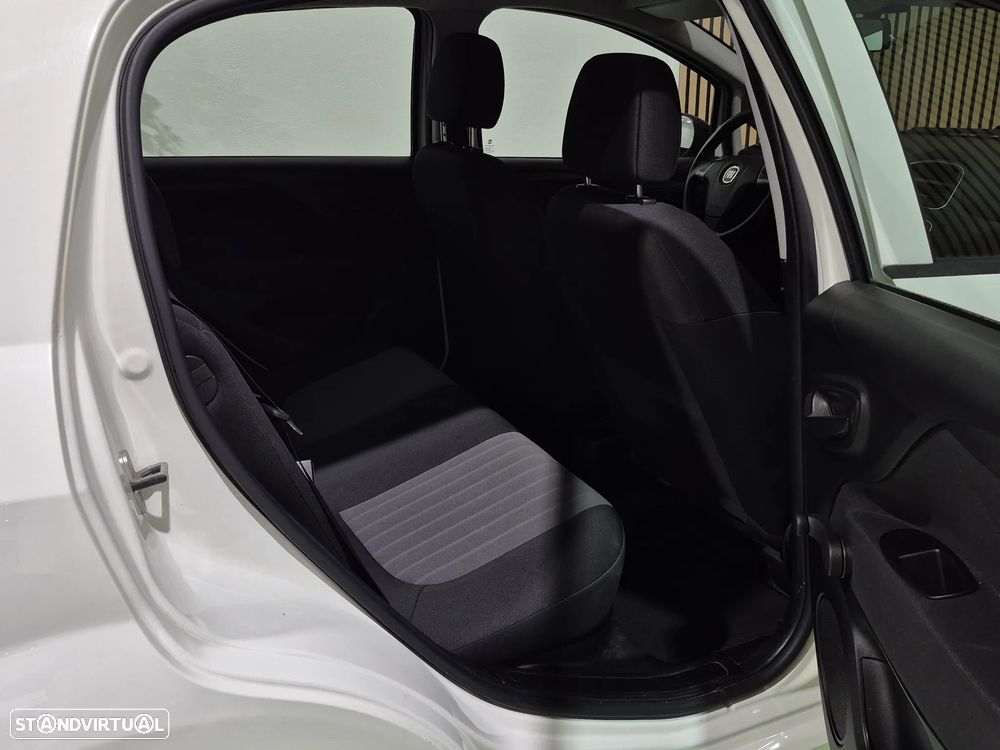 Fiat Punto 1.2 Lounge S&S - 25