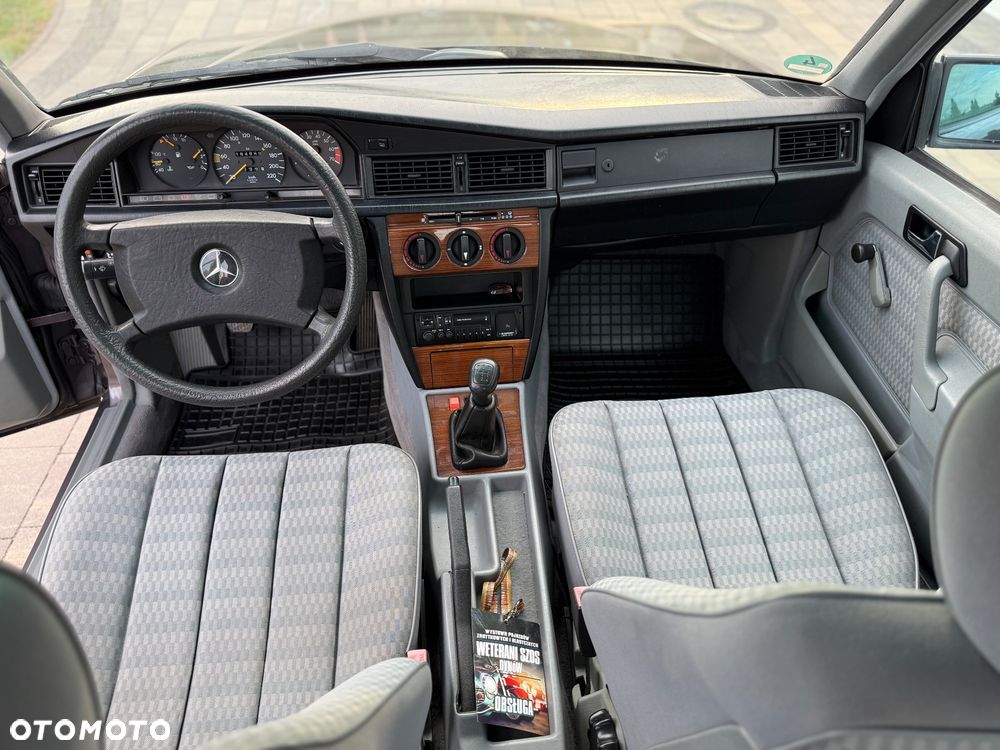Mercedes-Benz W201 (190) - 26