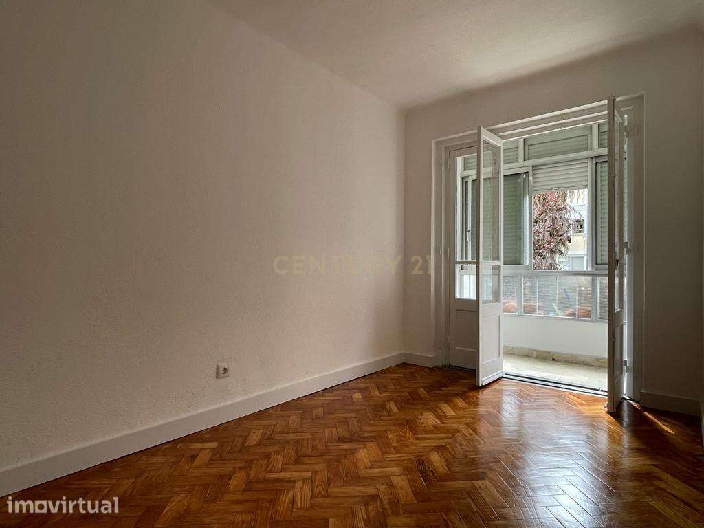 Apartamento T3 para Arrendamento em Benfica - Grande imagem: 3/11