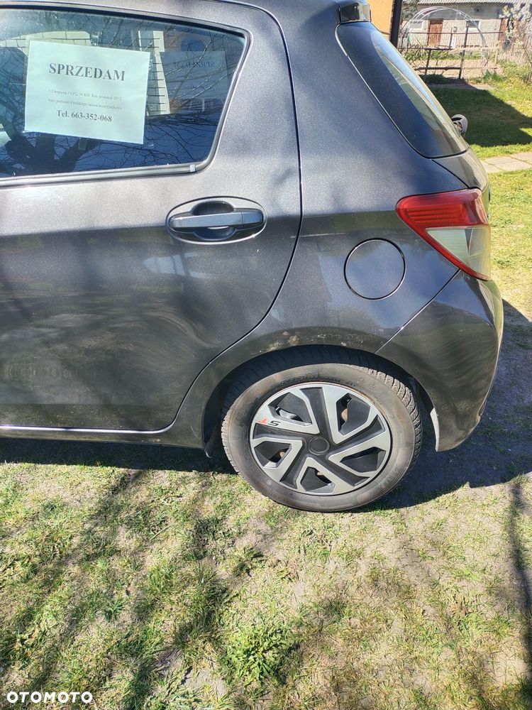 Toyota Yaris - 4