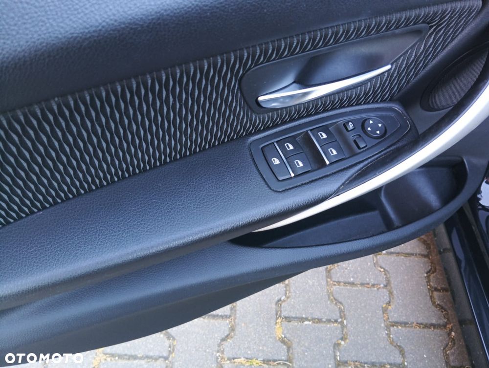 BMW Seria 3 318d - 16
