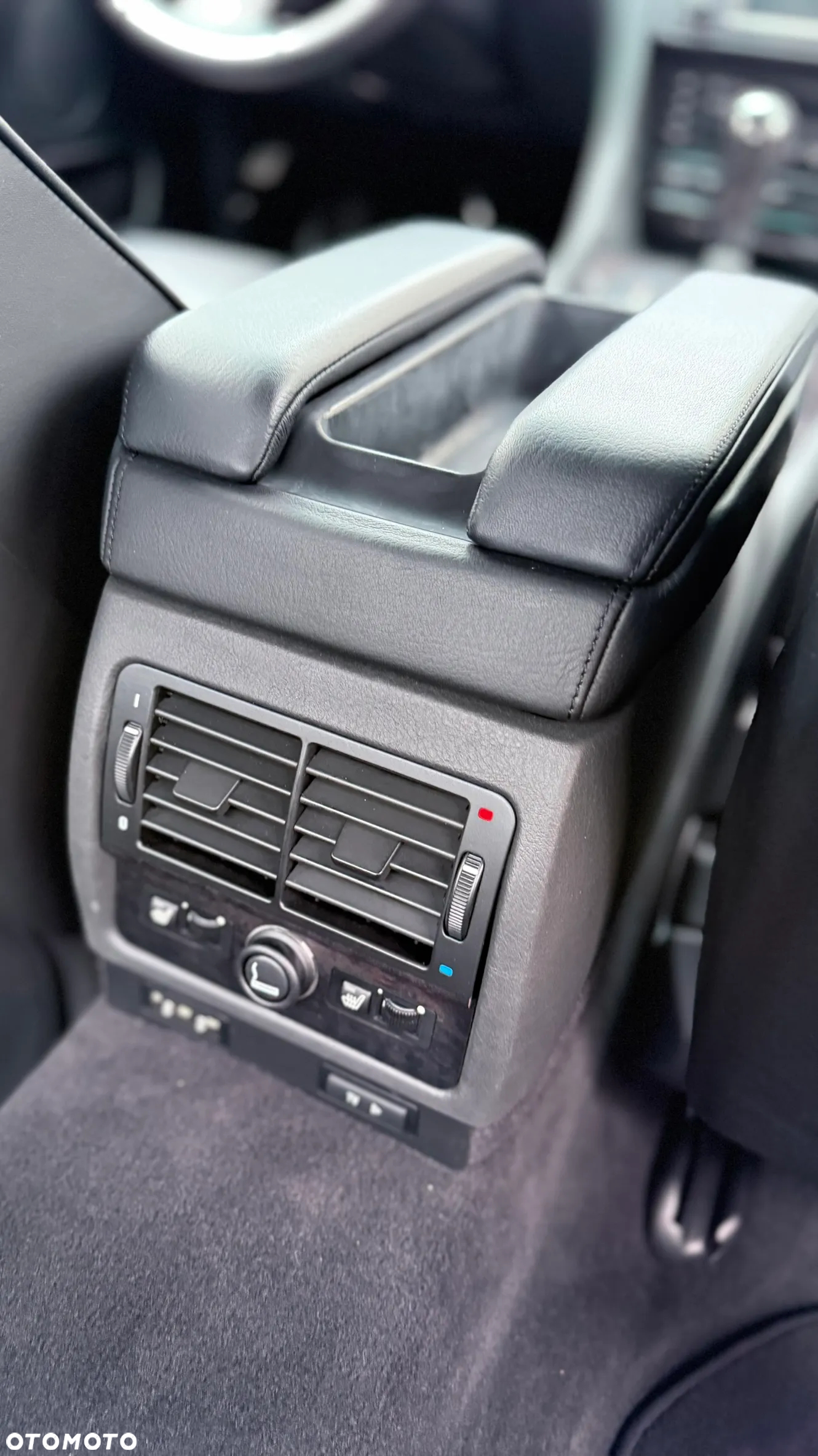 BMW Seria 7 740i - 26