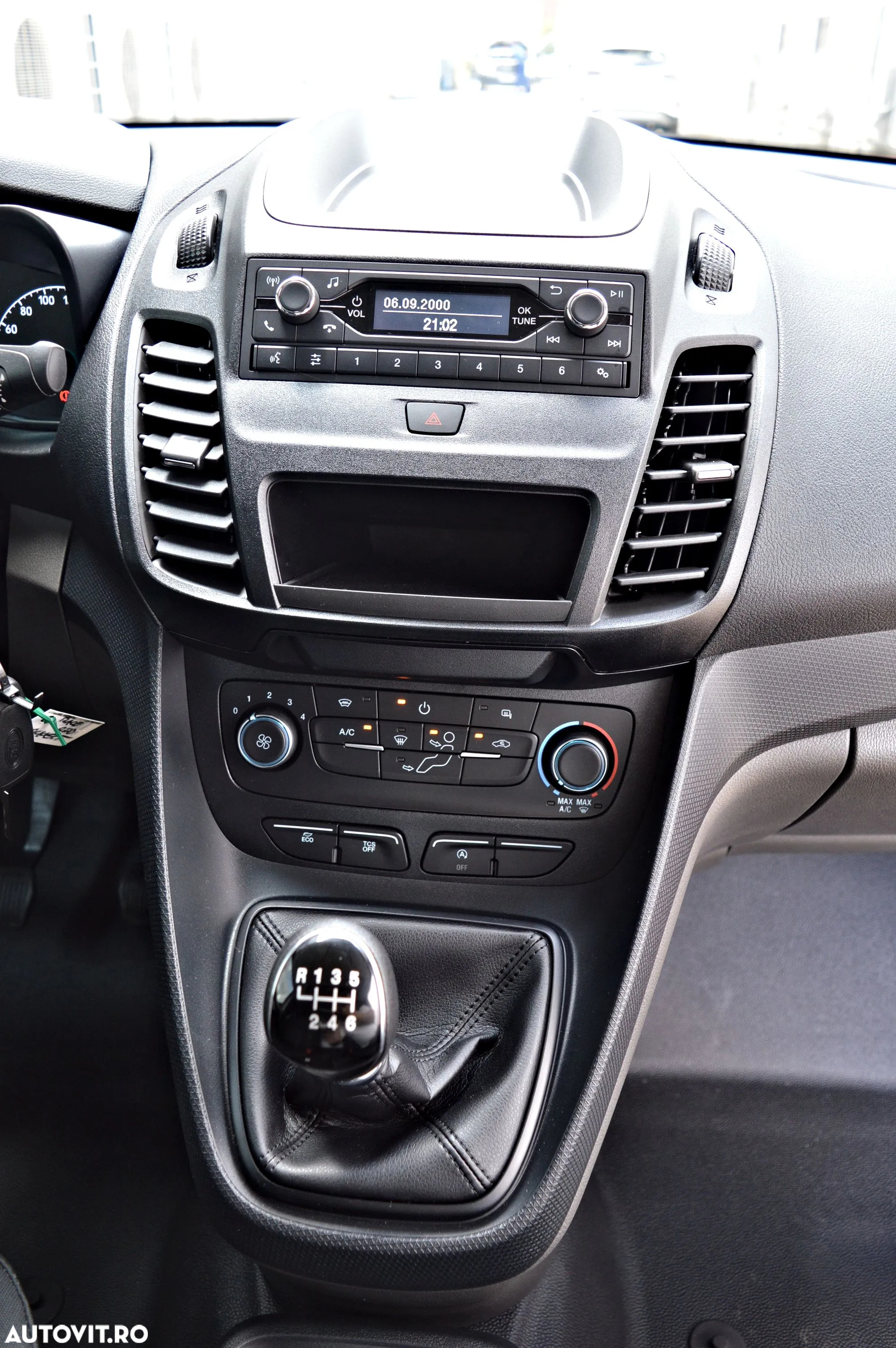Ford Transit Connect - 15