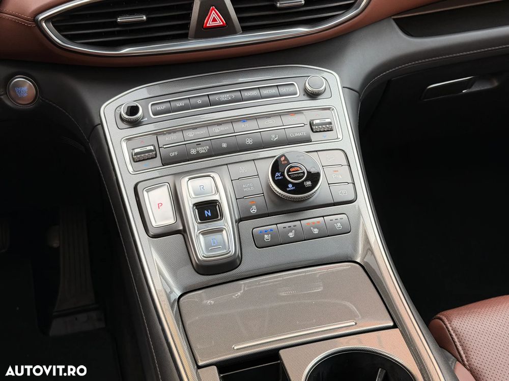 Hyundai Santa Fe 1.6 Plugin-Hybrid 4WD SEVEN Signature - 18
