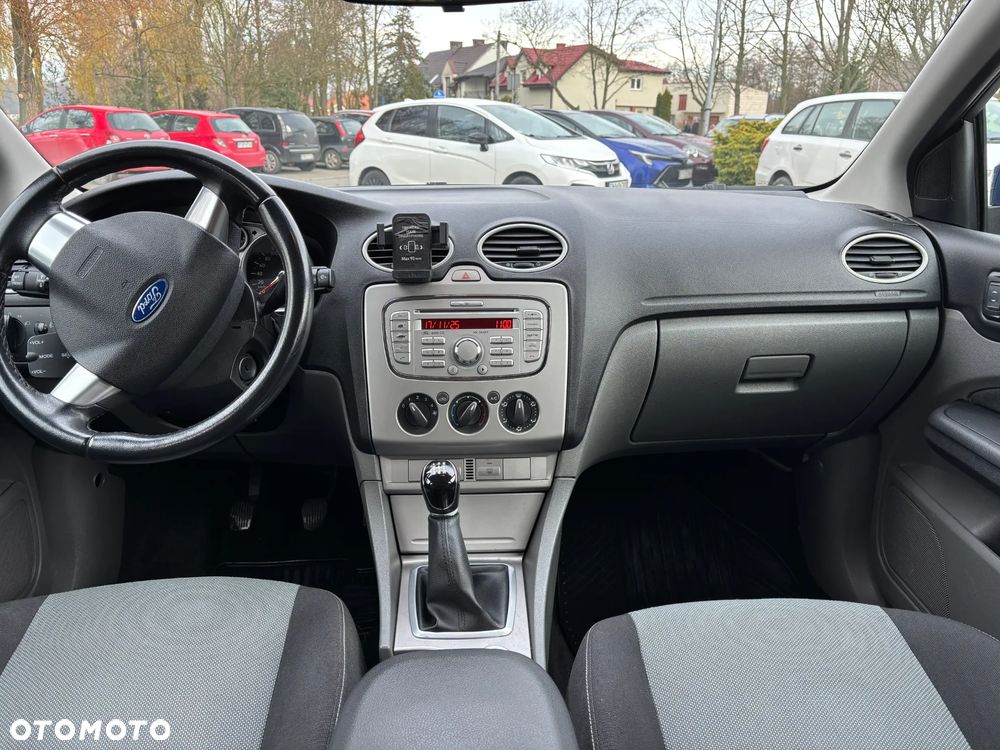 Ford Focus 1.8 Sport - 13