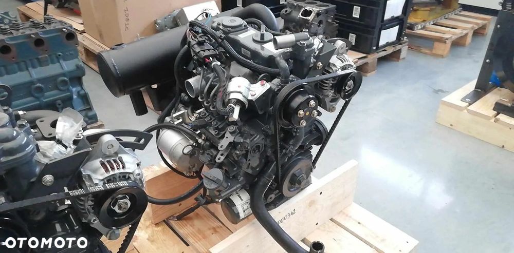 SILNIK KUBOTA D722-E4 19 kW 14500 zł netto - 1