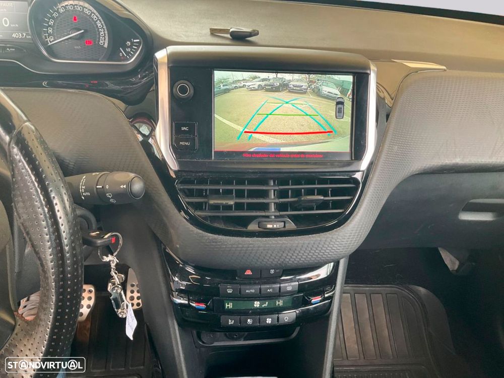 Peugeot 2008 1.2 PureTech GT Line - 4