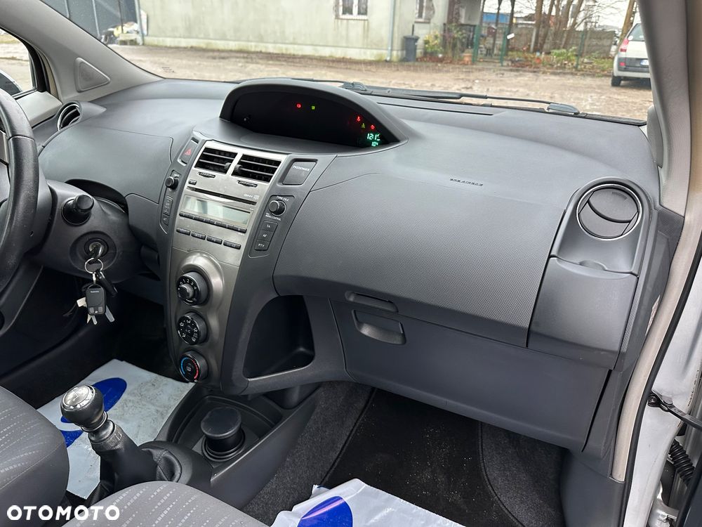 Toyota Yaris 1.33 Sol - 12