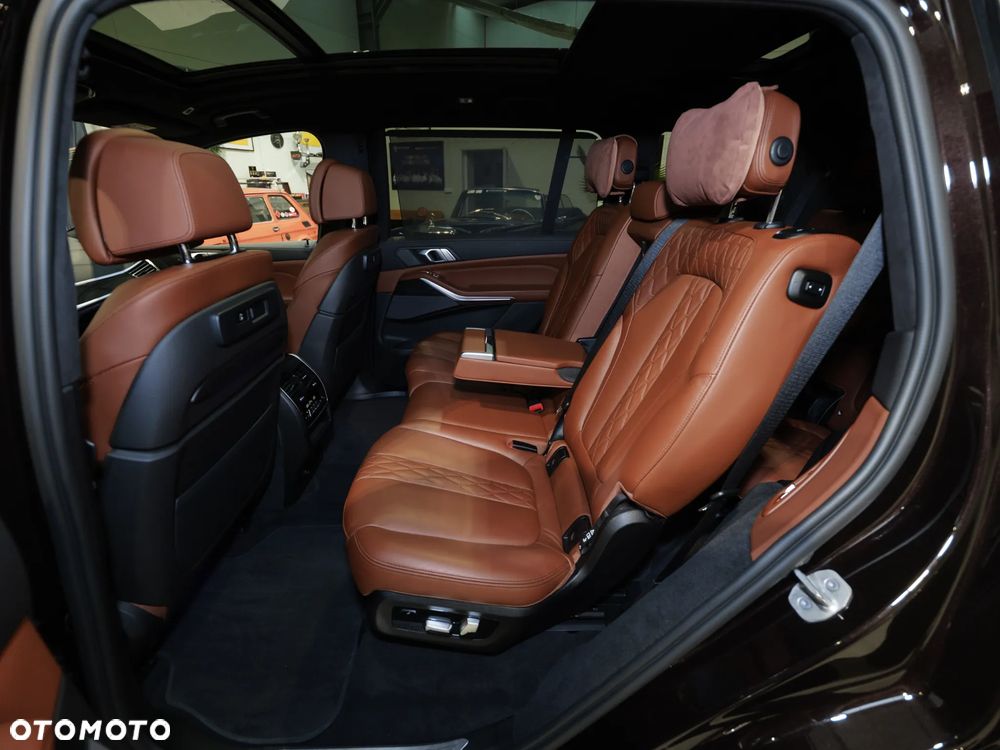 BMW X7 xDrive40d mHEV - 17