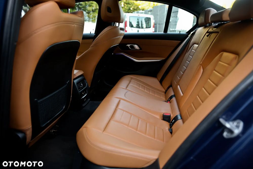 BMW Seria 3 330e xDrive M Sport - 6