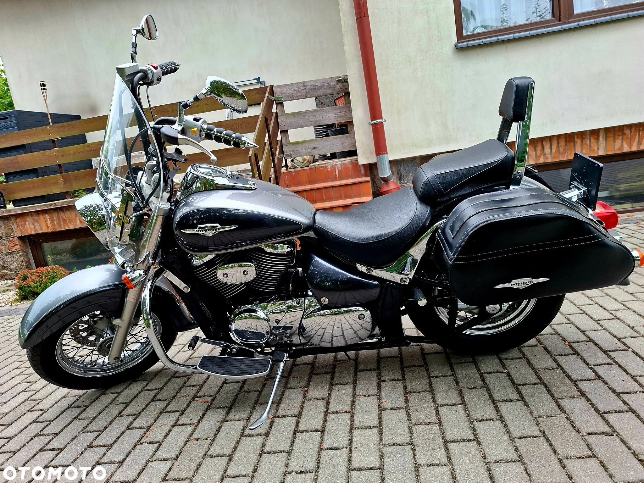 Suzuki Intruder - 9