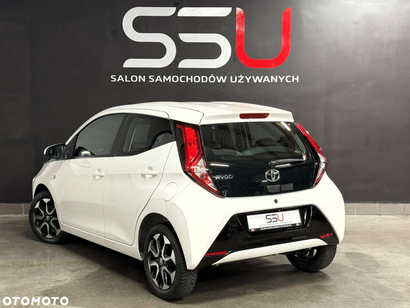 Toyota Aygo x-play connect - 4