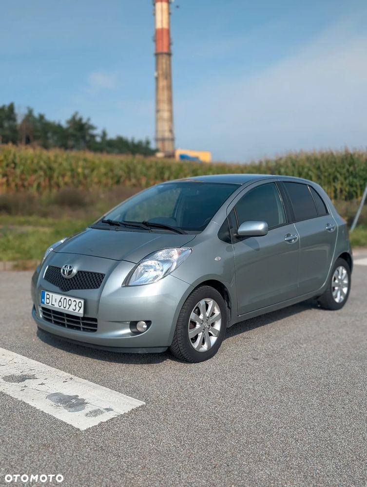Toyota Yaris - 1