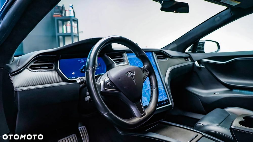 Tesla Model S Performance - 11