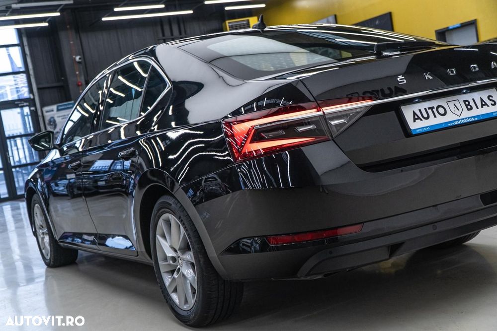 Skoda Superb 2.0 TDI DSG Style - 33