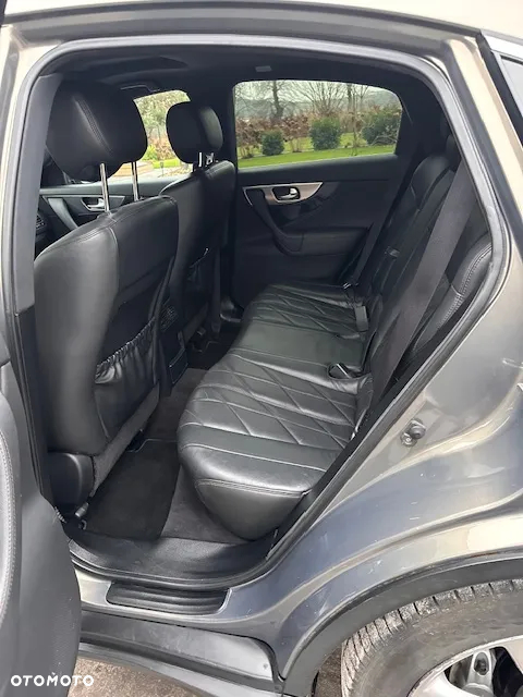 Infiniti FX - 11