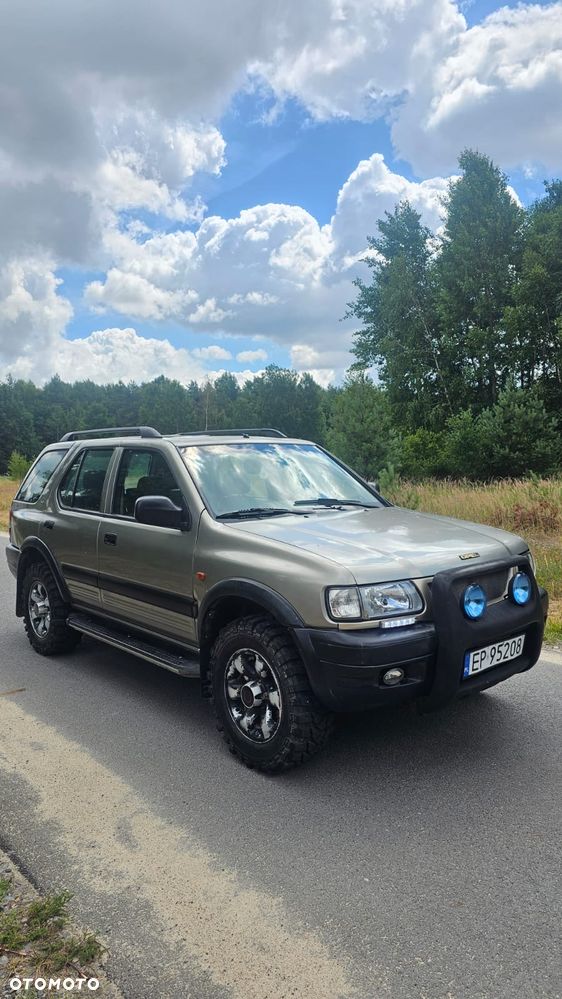 Opel Frontera 2.4 - 1