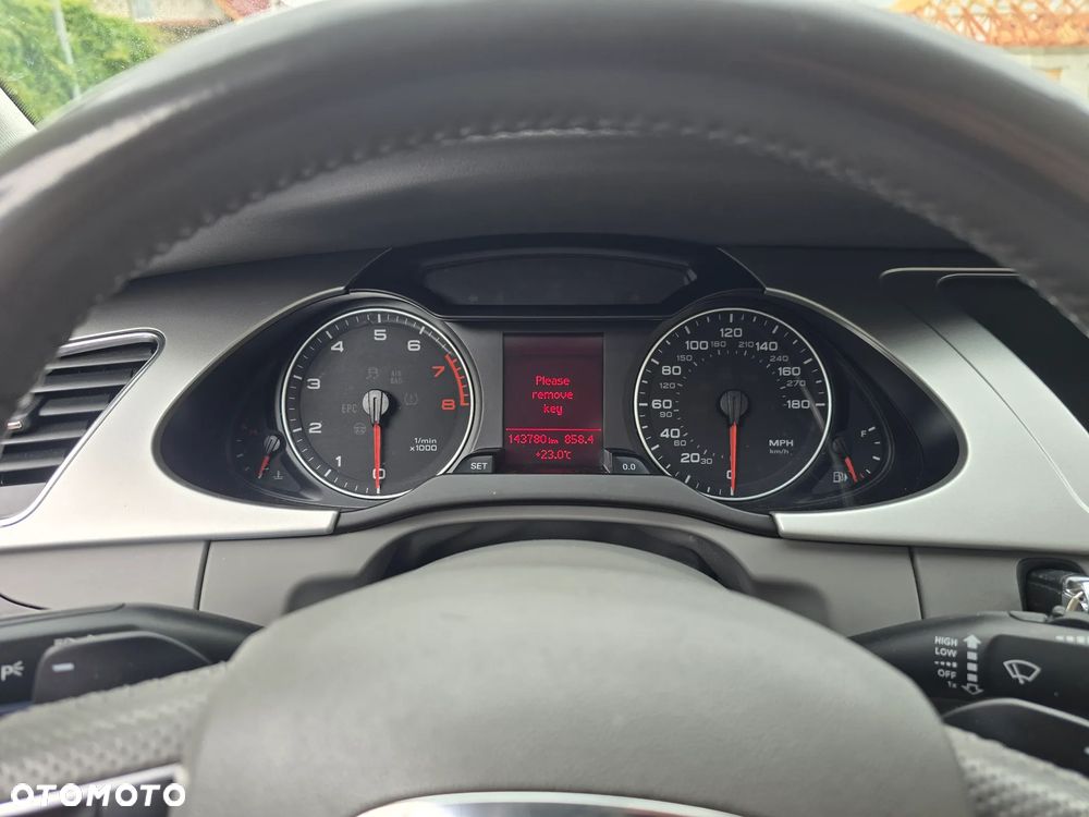 Audi A4 Limousine - 16