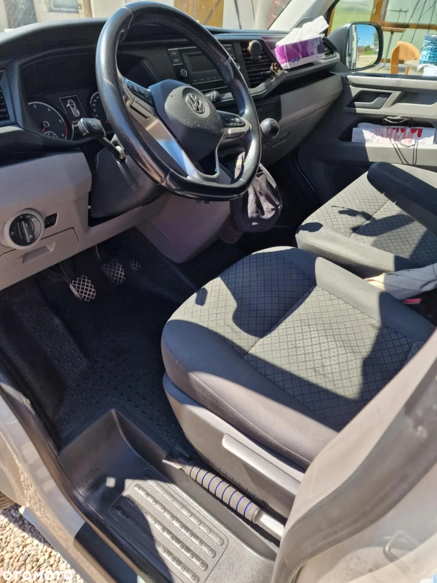 Volkswagen Caravelle - 2