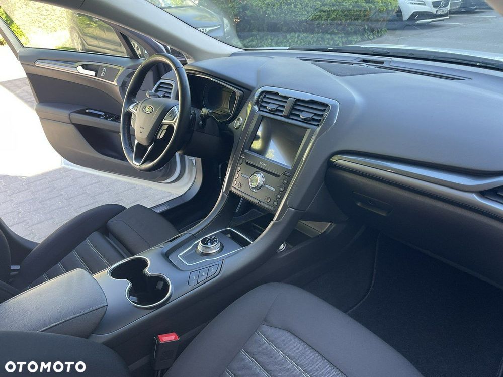Ford Mondeo - 28