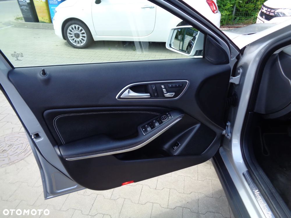 Mercedes-Benz GLA 180 7G-DCT Activity Edition - 8