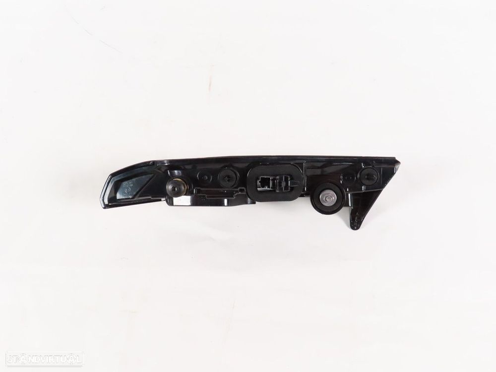 Farolim da mala Direito Seminovo/ Original CITROEN C4 III (BA,BB/BC) 9831120580 - 3
