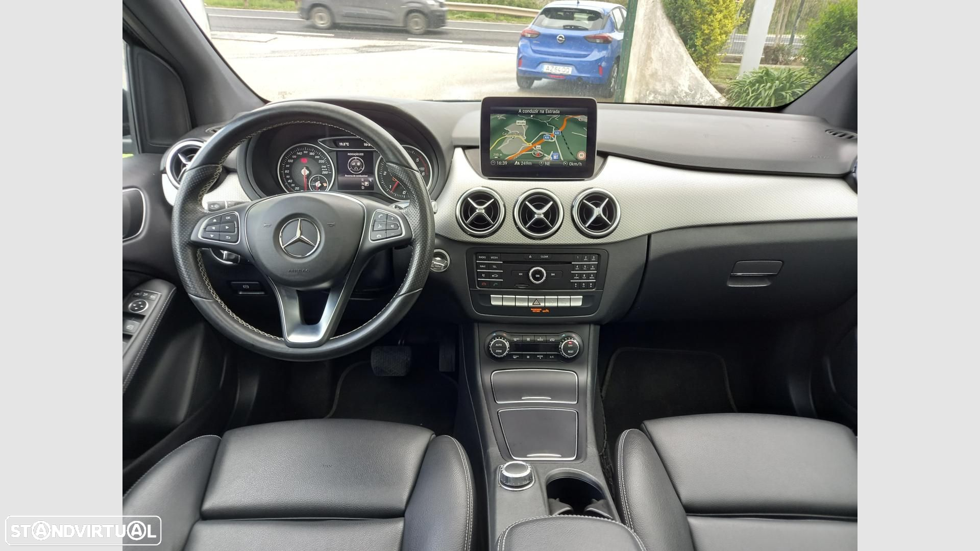 Mercedes-Benz B 200 d Urban Aut. - 24