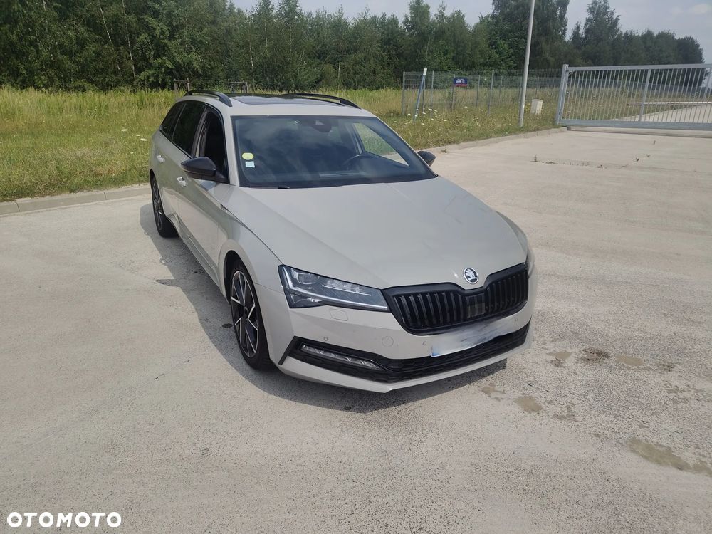 Skoda Superb 2.0 TDI SCR Sportline DSG - 9