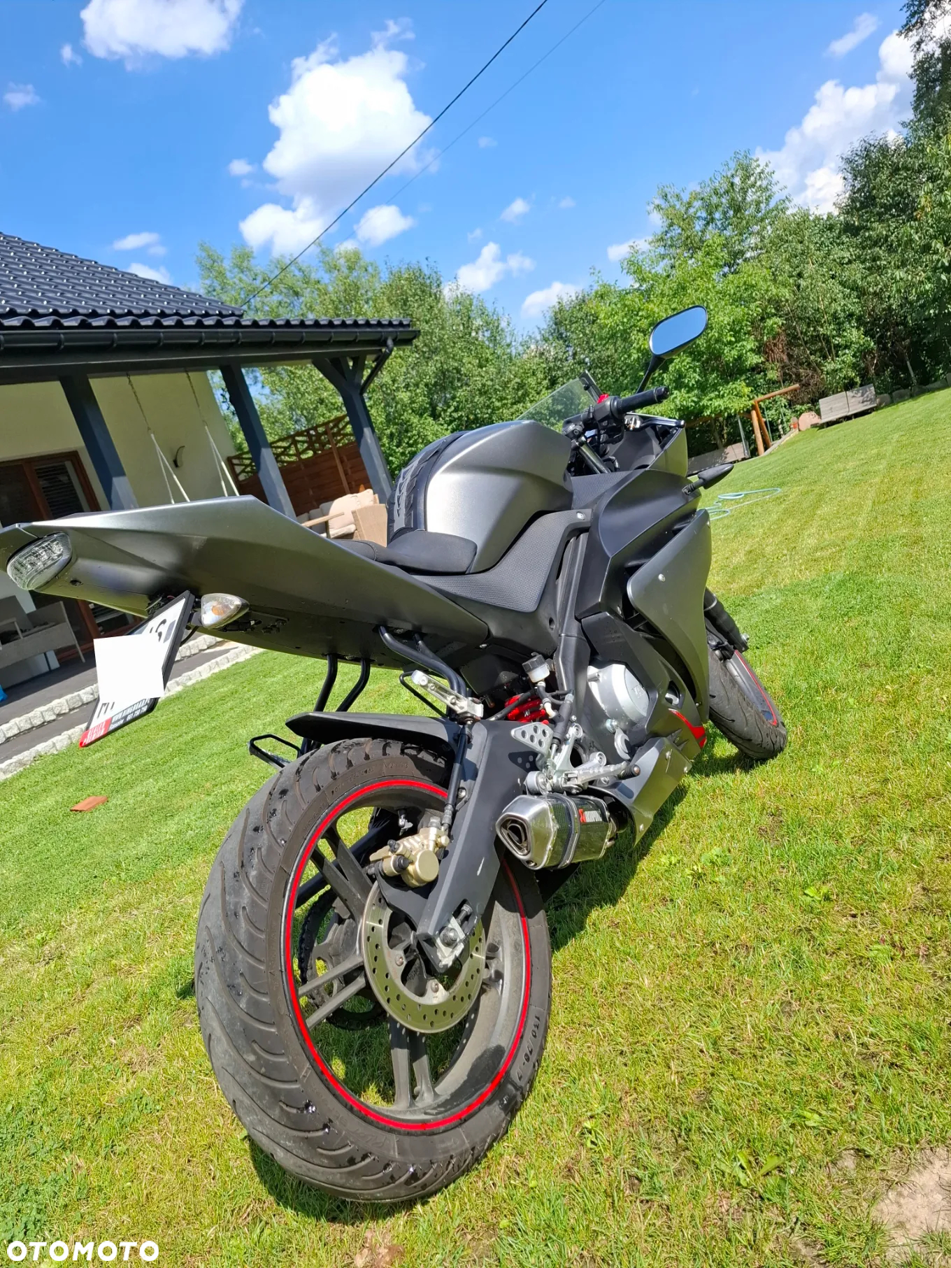 Yamaha YZF - 6