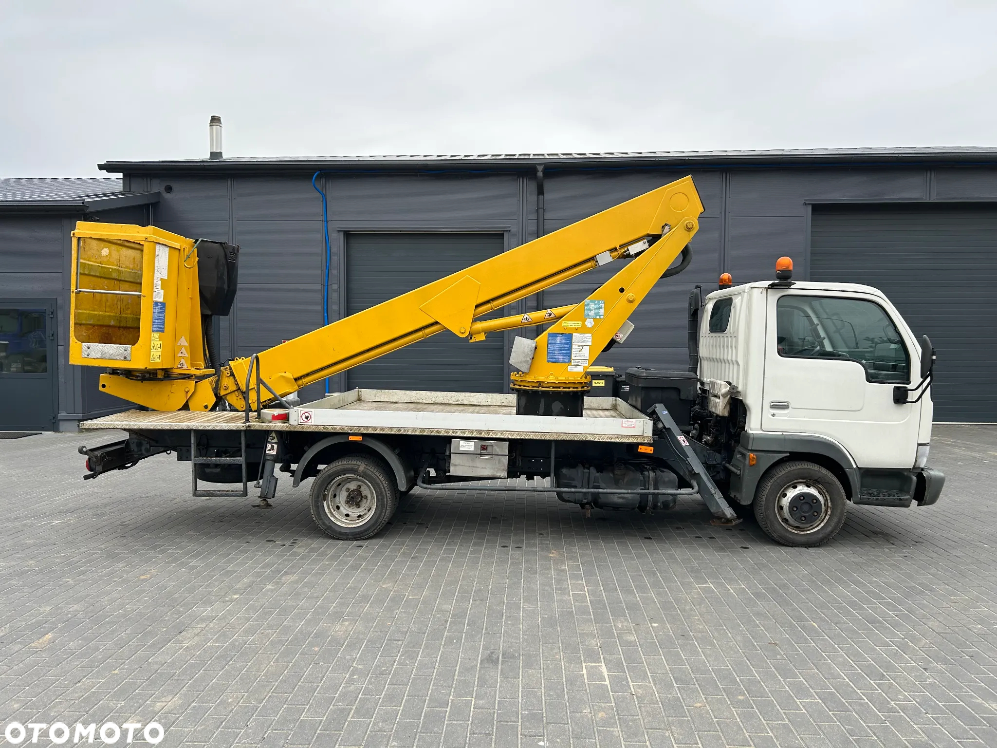 Nissan Cabstar - 4