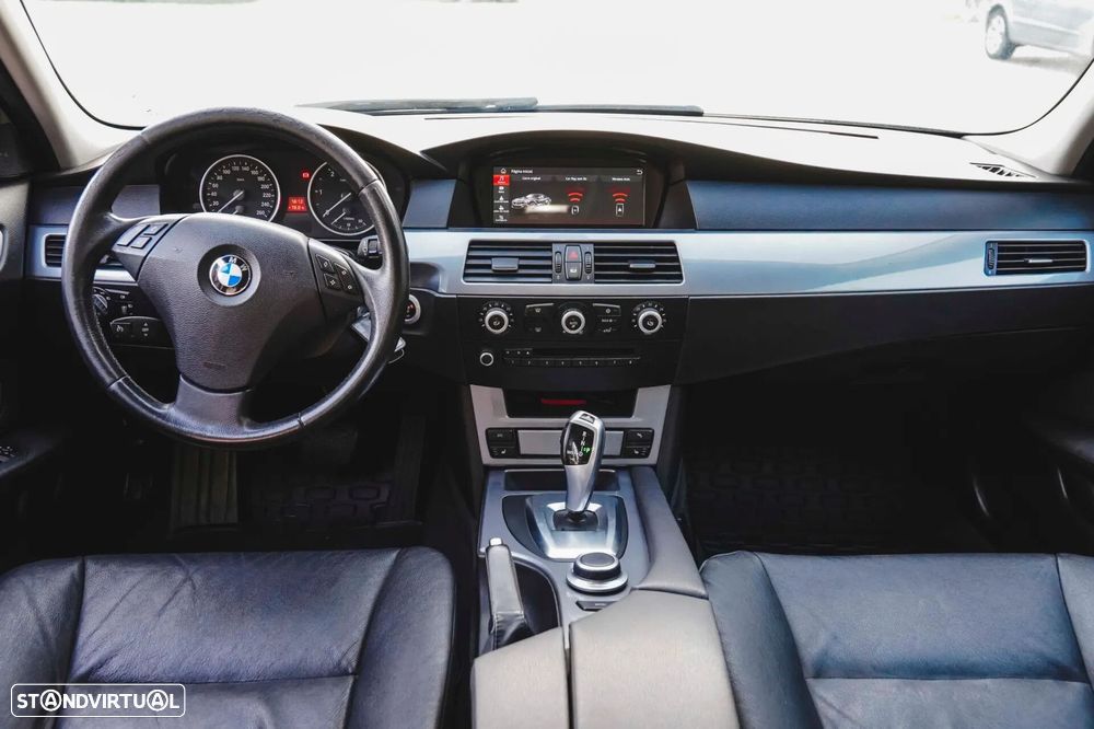 BMW 520 dA Touring Executive - 8