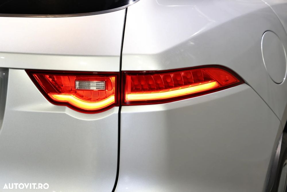 Jaguar F-Pace P250 AWD HSE - 37