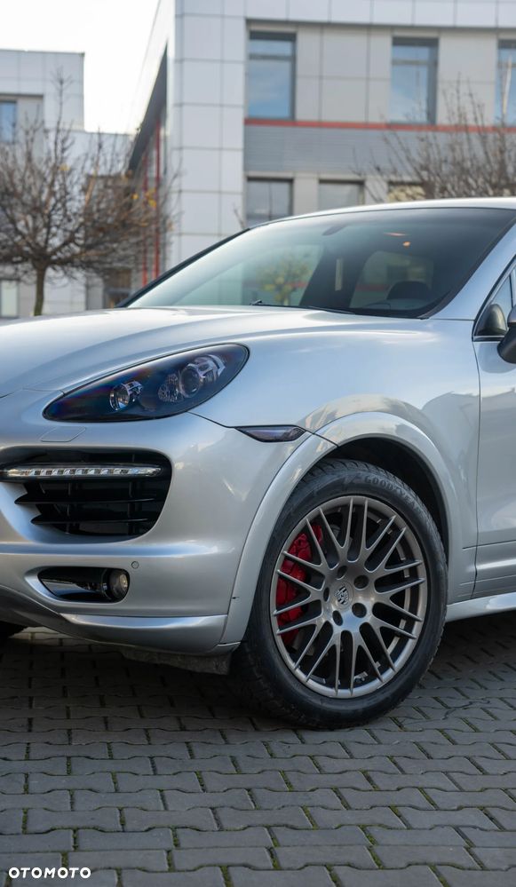 Porsche Cayenne GTS - 4