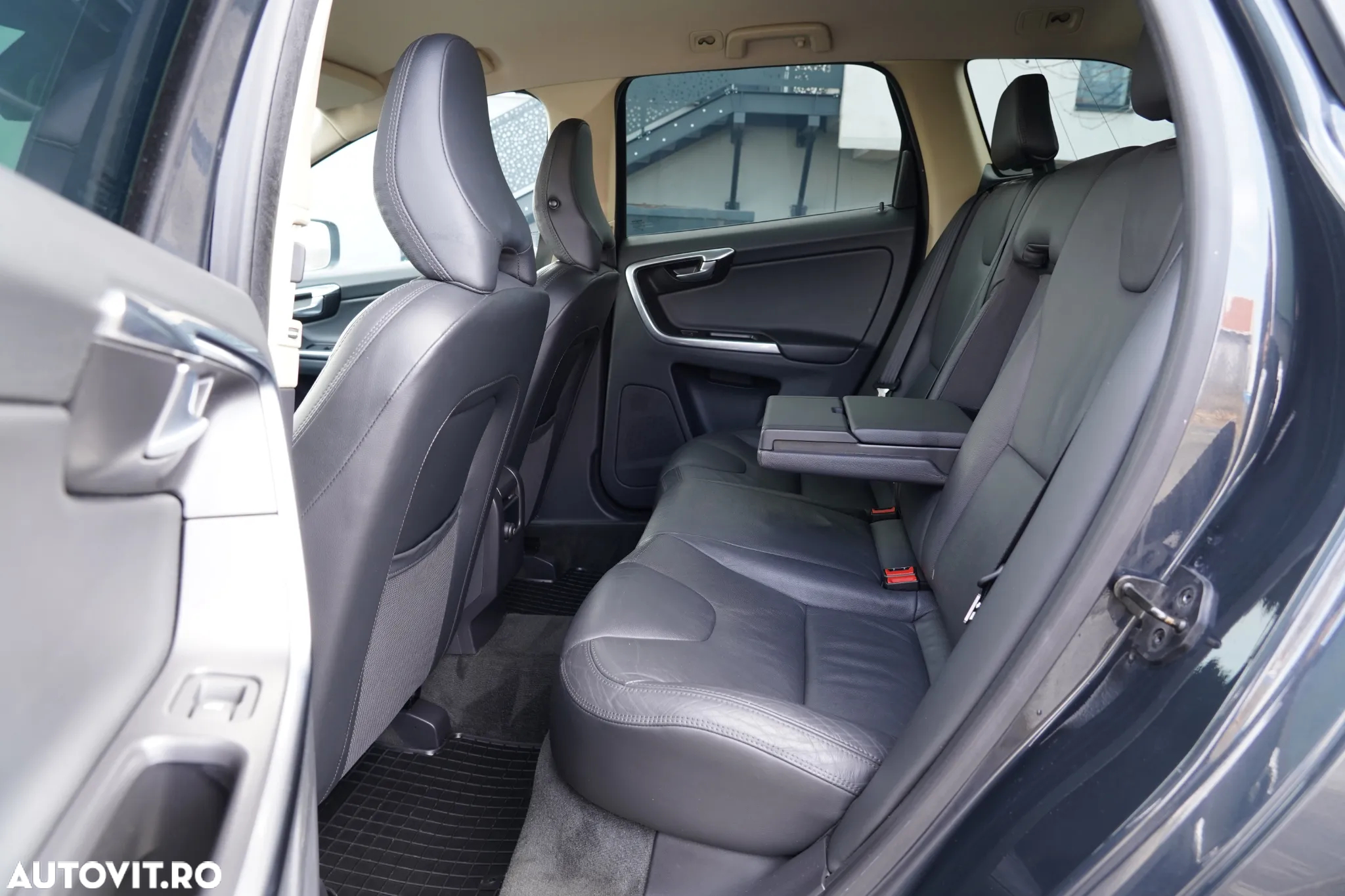 Volvo XC 60 2.4D AWD Summum - 15