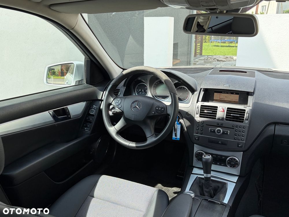 Mercedes-Benz Klasa C 180 (BlueEFFICIENCY) Avantgarde - 22