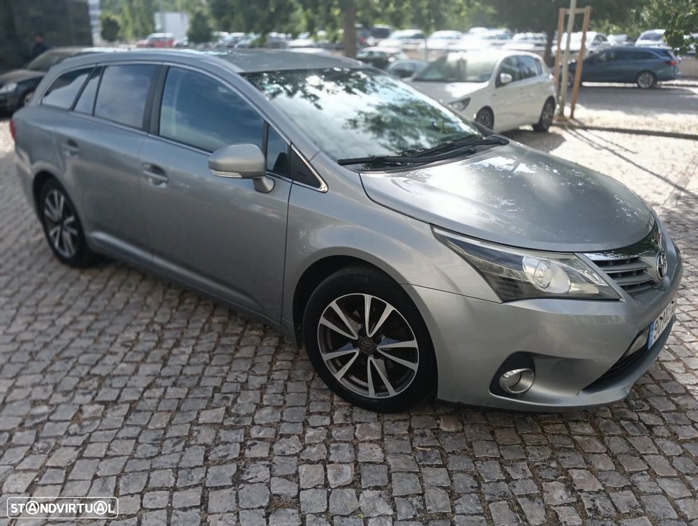 Toyota Avensis SW 2.0 D-4D Exclusive - 8