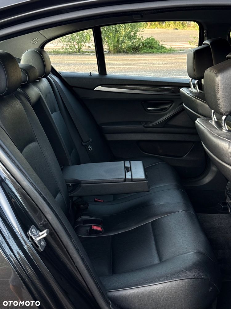 BMW Seria 5 525d - 22
