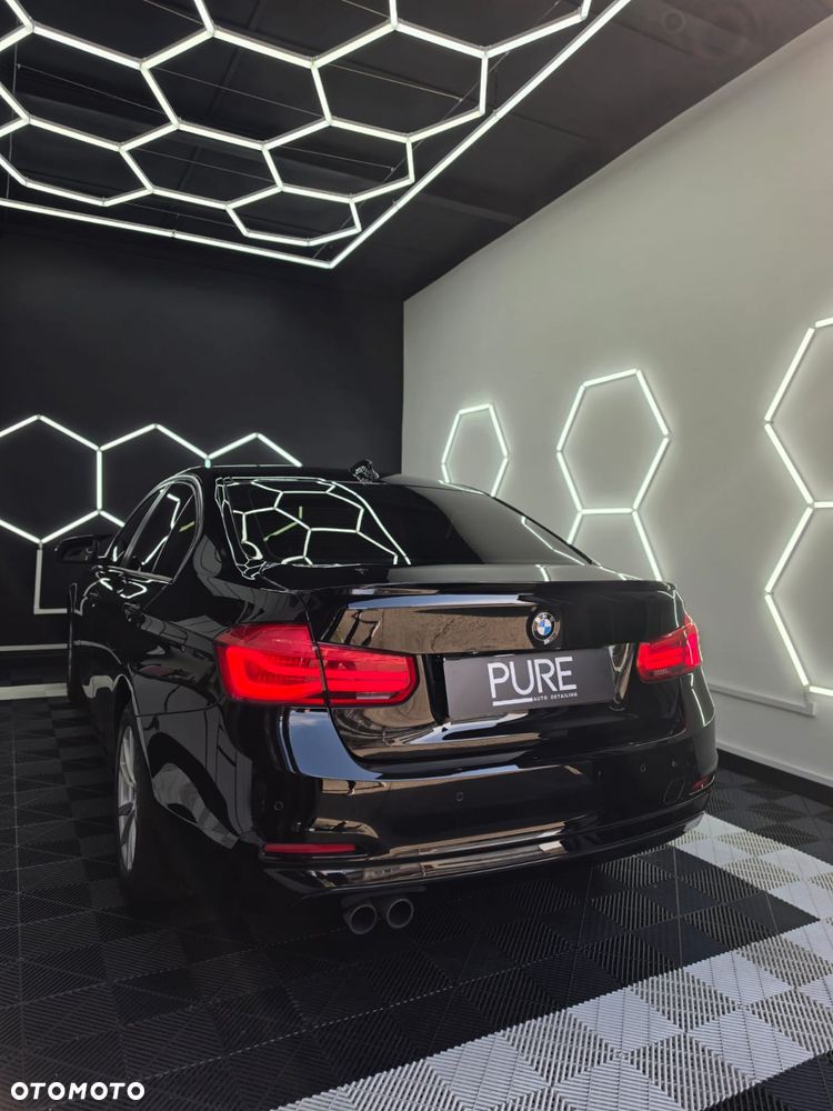 BMW Seria 3 320i - 8