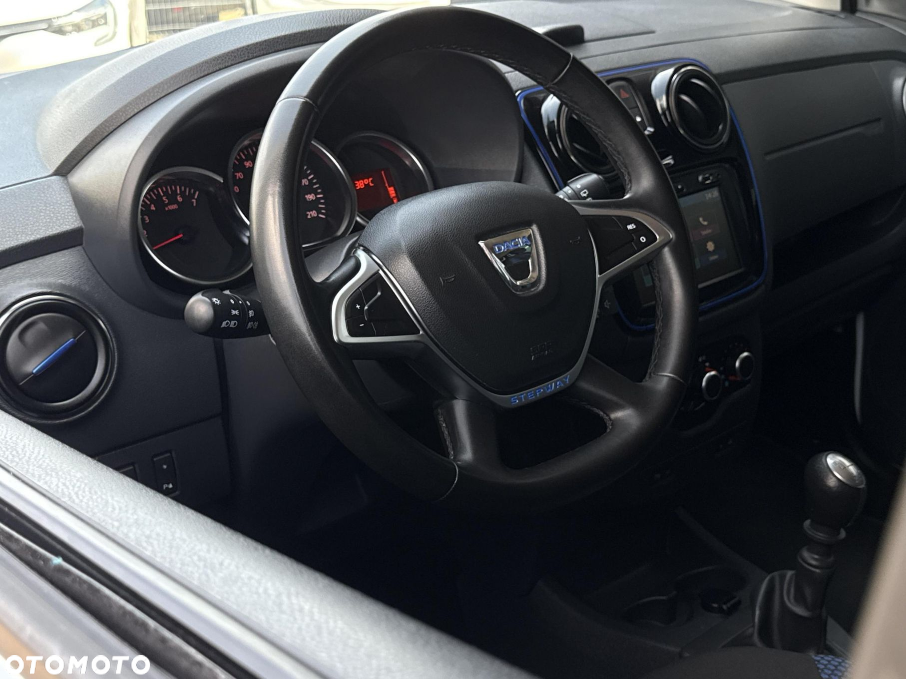 Dacia Lodgy 1.5 Blue dCi Stepway S&S - 9
