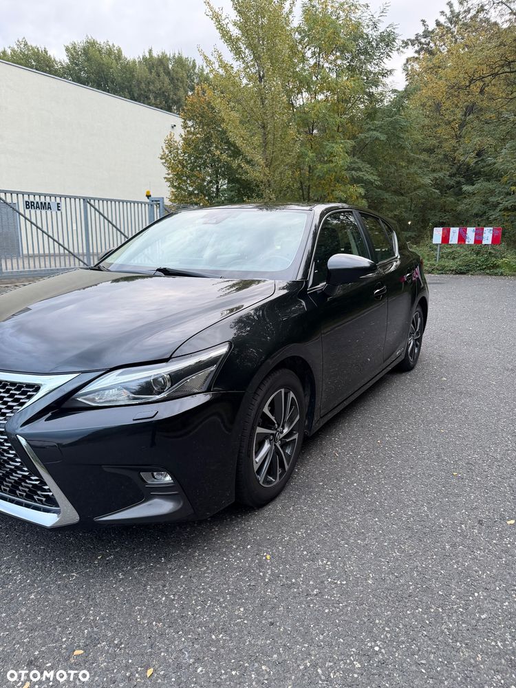 Lexus CT - 3