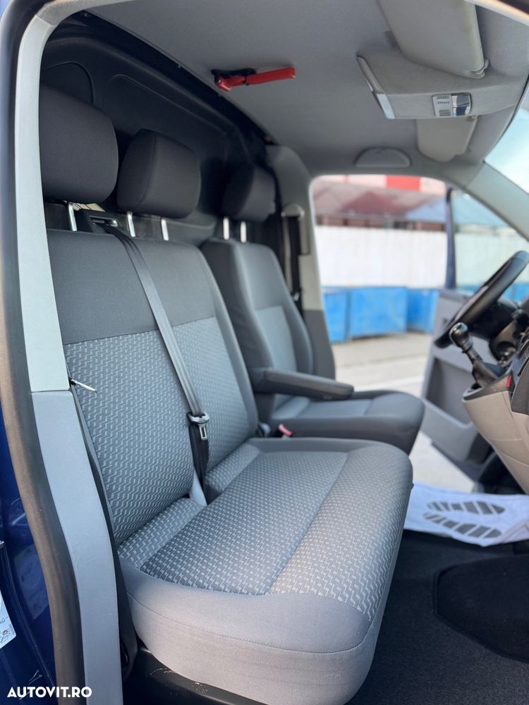 Volkswagen Transporter Shuttle Lang - 21