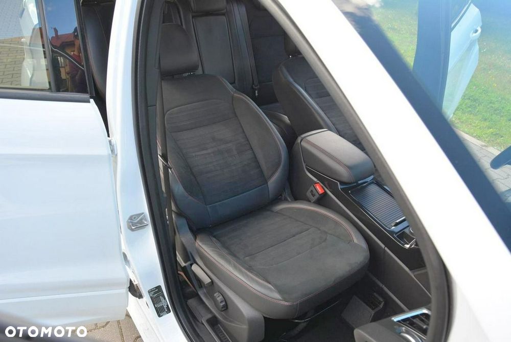 Ford Kuga 1.5 EcoBoost 2x4 ST-Line - 18